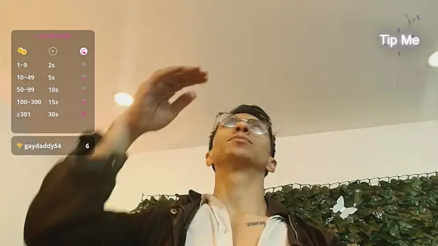 Snapshot of ApoloCruz chatting on 24, 10, 2025 ApoloCruz online show from 24, 10, 2025