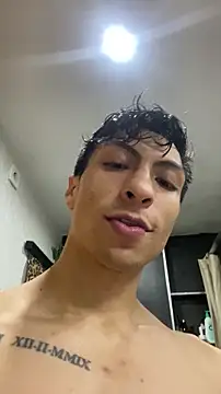 Snapshot of ApoloCruz chatting on 4, 11, 2025 ApoloCruz online show from 4, 11, 2025