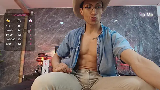 Snapshot of ApoloCruz chatting on 15, 12, 2025 ApoloCruz online show from 15, 12, 2025