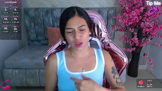 Snapshot of lilith_petit_sub chatting on 22, 1, 2025 lilith petit sub online show from 22, 1, 2025