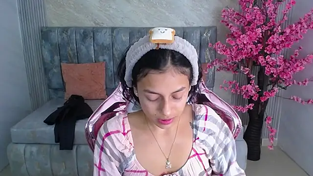 Snapshot of lilith_petit_sub chatting on 28, 1, 2025 lilith petit sub online show from 28, 1, 2025