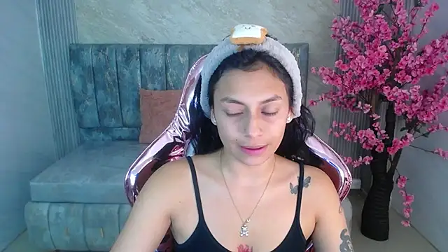 Snapshot of lilith_petit_sub chatting on 4, 2, 2025 lilith petit sub online show from 4, 2, 2025