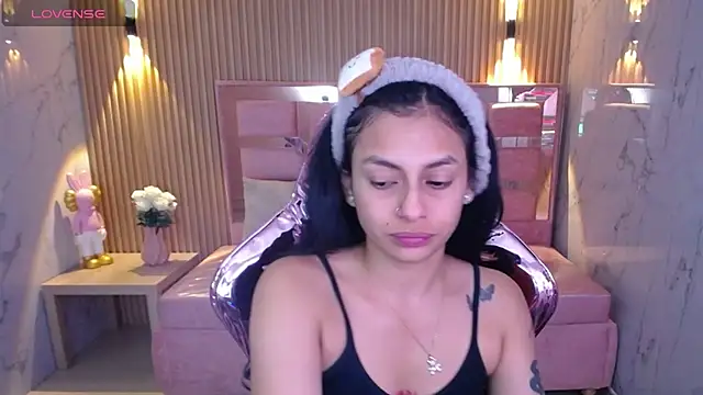 Snapshot of lilith_petit_sub chatting on 8, 2, 2025 lilith petit sub online show from 8, 2, 2025