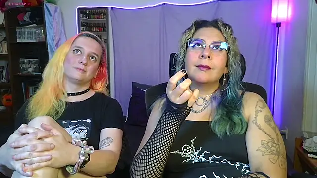 Snapshot of Evelan420 chatting on 10, 7, 2026 Evelan420 online show from 10, 7, 2026