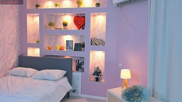 FloraDobb online show from 5, 11, 2025