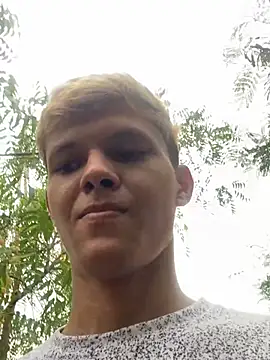 izan 20 online show from 13, 3, 2025