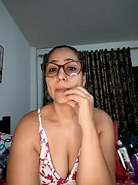 Snapshot of PaulinaCOL chatting on 15, 10, 2025 PaulinaCOL online show from 15, 10, 2025