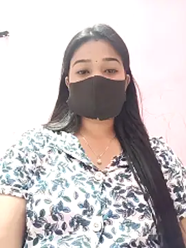 Snapshot of Simran-001 chatting on 13, 4, 2026 Simran-001 online show from 13, 4, 2026