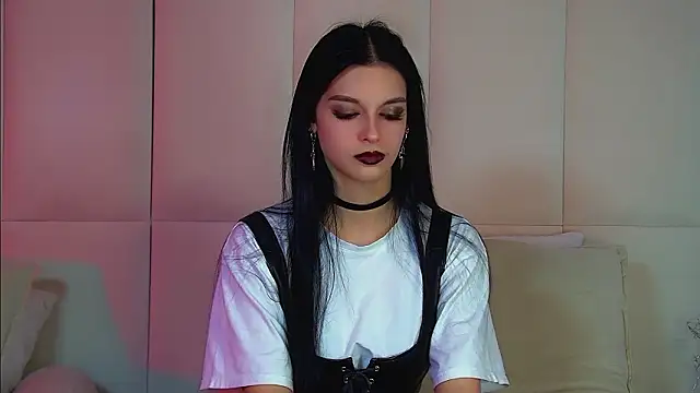 Snapshot of BeverlyMost chatting on 18, 3, 2026 BeverlyMost online show from 18, 3, 2026