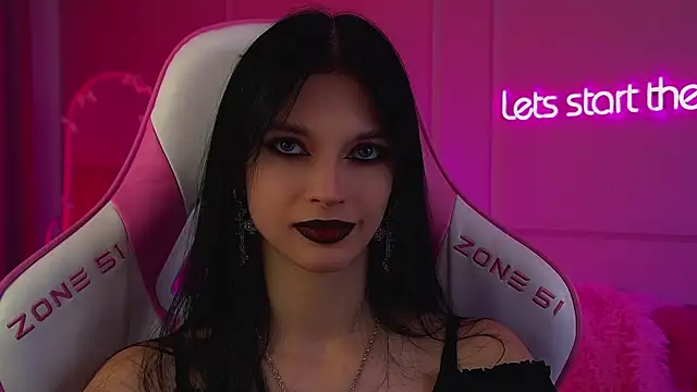 Snapshot of BeverlyMost chatting on 1, 7, 2026 BeverlyMost online show from 1, 7, 2026