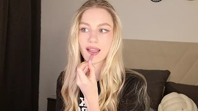 Snapshot of GabriellaOlsen chatting on 7, 3, 2026 GabriellaOlsen online show from 7, 3, 2026