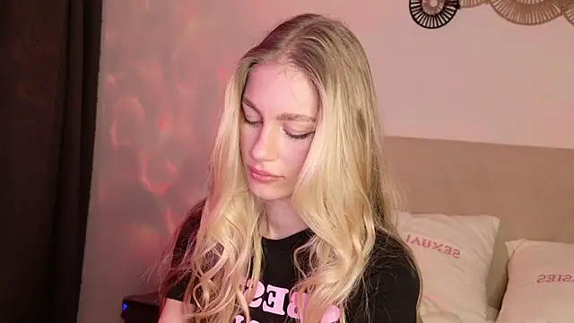 Snapshot of GabriellaOlsen chatting on 4, 4, 2026 GabriellaOlsen online show from 4, 4, 2026