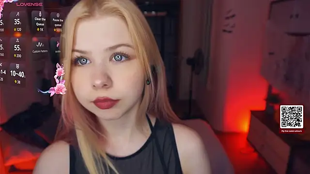 LynetHakes online show from 25, 10, 2025