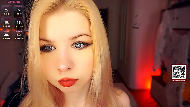 LynetHakes online show from 6, 11, 2025