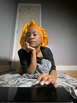 Snapshot of Meerawantsyou chatting on 5, 2, 2025 Meerawantsyou online show from 5, 2, 2025