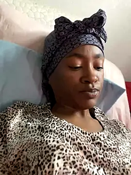 Snapshot of Meerawantsyou chatting on 3, 11, 2025 Meerawantsyou online show from 3, 11, 2025