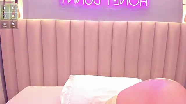 Naomymonroe  online show from 9, 1, 2026