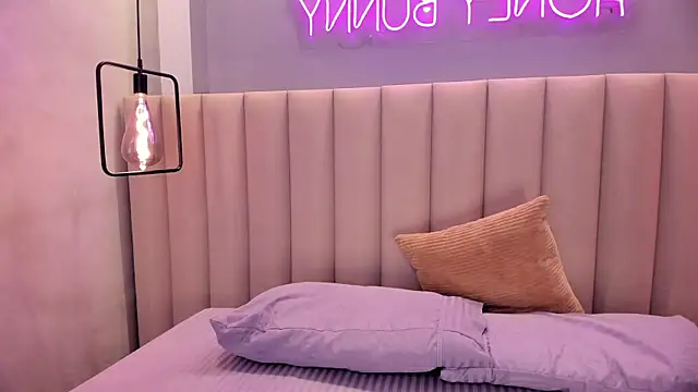 Snapshot of Naomymonroe_ chatting on 21, 7, 2026 Naomymonroe online show from 21, 7, 2026