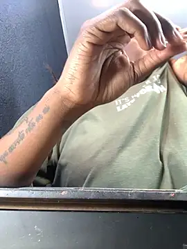 Snapshot of NatyParker chatting on 15, 10, 2025 NatyParker online show from 15, 10, 2025