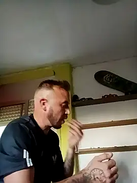 Snapshot of wapo100x100 chatting on 4, 10, 2025 wapo100x100 online show from 4, 10, 2025