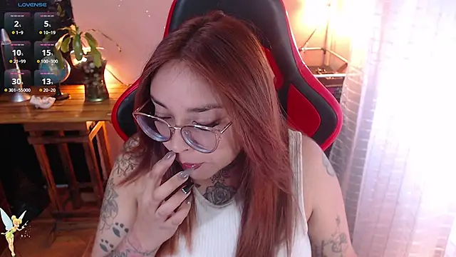 Snapshot of natyk_m chatting on 5, 5, 2026 natyk m online show from 5, 5, 2026