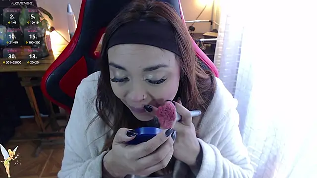 Snapshot of natyk_m chatting on 12, 5, 2026 natyk m online show from 12, 5, 2026