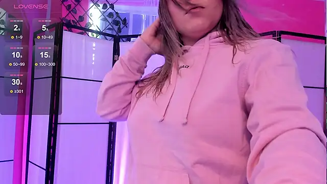 alaia greyy online show from 16, 3, 2026