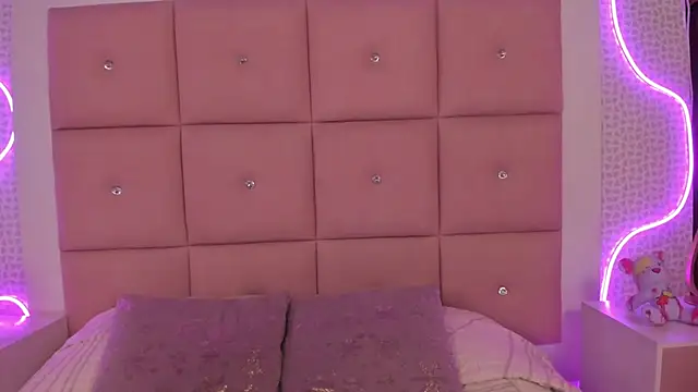 Snapshot of CAYLINCOLLINS chatting on 10, 2, 2026 CAYLINCOLLINS online show from 10, 2, 2026