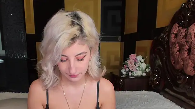 Snapshot of wawmom chatting on 8, 3, 2026 wawmom online show from 8, 3, 2026