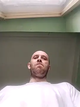 Snapshot of MaxDevilWhite chatting on 18, 4, 2026 MaxDevilWhite online show from 18, 4, 2026