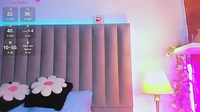 Snapshot of CamiiGarcia chatting on 24, 10, 2025 CamiiGarcia online show from 24, 10, 2025