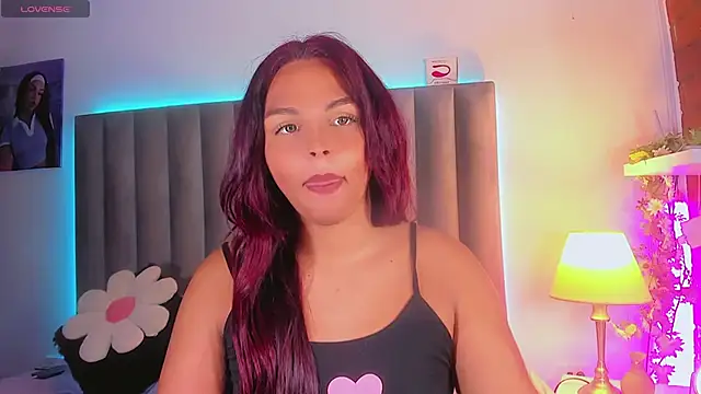 Snapshot of CamiiGarcia chatting on 6, 11, 2025 CamiiGarcia online show from 6, 11, 2025