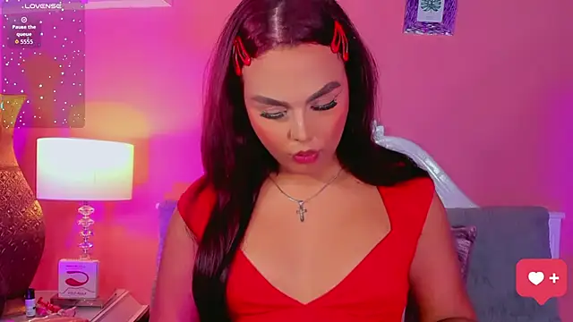 Snapshot of CamiiGarcia chatting on 26, 11, 2025 CamiiGarcia online show from 26, 11, 2025