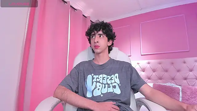 Snapshot of Alezzandro_ chatting on 24, 1, 2025 Alezzandro online show from 24, 1, 2025