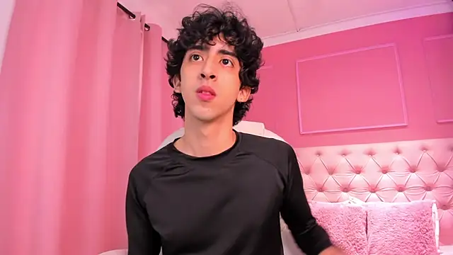 Snapshot of Alezzandro_ chatting on 10, 2, 2025 Alezzandro online show from 10, 2, 2025