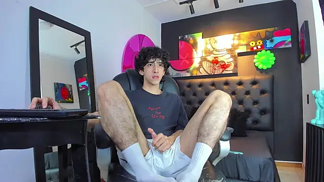 Snapshot of Alezzandro_ chatting on 24, 2, 2025 Alezzandro online show from 24, 2, 2025