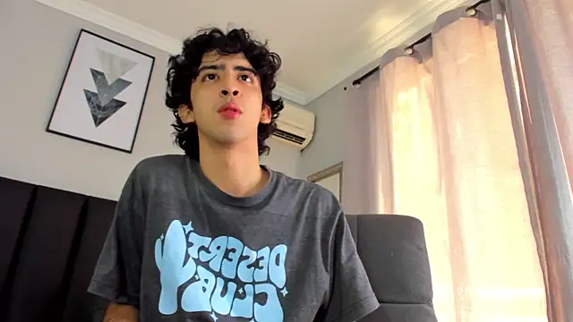 Snapshot of Alezzandro_ chatting on 28, 2, 2025 Alezzandro online show from 28, 2, 2025