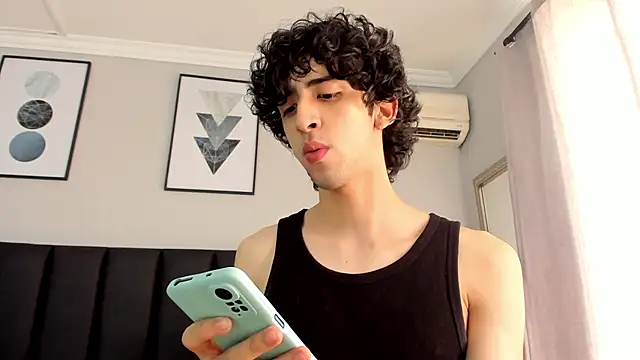 Snapshot of Alezzandro_ chatting on 3, 3, 2025 Alezzandro online show from 3, 3, 2025