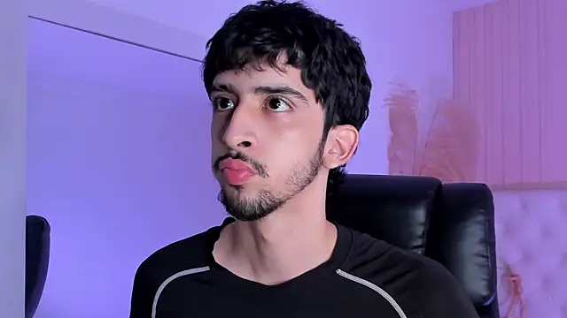 Snapshot of Alezzandro_ chatting on 15, 9, 2025 Alezzandro online show from 15, 9, 2025