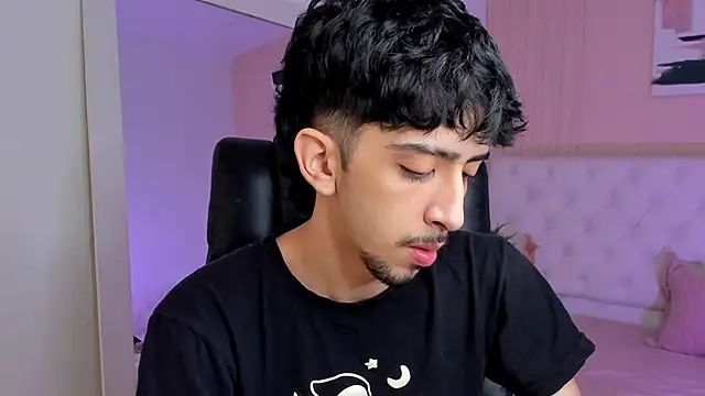 Snapshot of Alezzandro_ chatting on 27, 9, 2025 Alezzandro online show from 27, 9, 2025