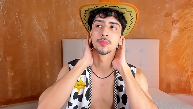 Snapshot of Alezzandro_ chatting on 7, 11, 2025 Alezzandro online show from 7, 11, 2025