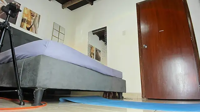 Akemirosse online show from 14, 3, 2025