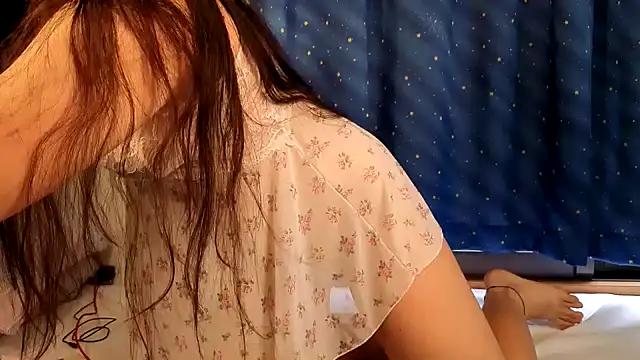 Snapshot of Sisi_cute chatting on 12, 4, 2026 Sisi cute online show from 12, 4, 2026