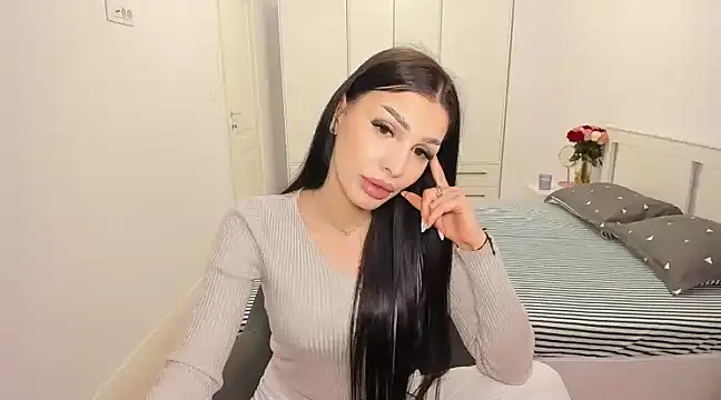Snapshot of HelenShawn chatting on 18, 2, 2025 HelenShawn online show from 18, 2, 2025
