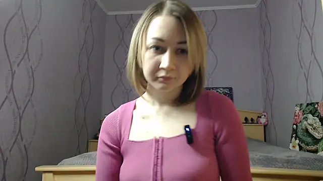 Snapshot of DaddysSluttyGirl2001 chatting on 6, 3, 2025 DaddysSluttyGirl2001 online show from 6, 3, 2025