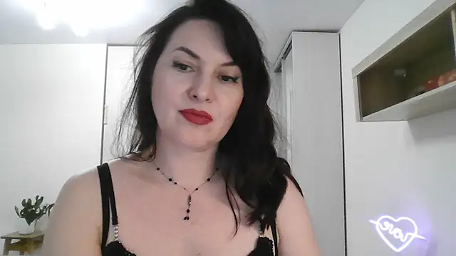 Victoria Glam online show from 13, 2, 2025