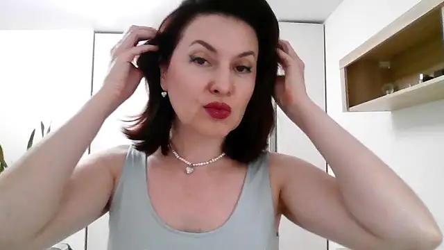 Victoria Glam online show from 26, 9, 2025