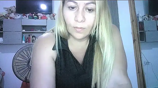 Snapshot of mariana0x chatting on 18, 4, 2026 mariana0x online show from 18, 4, 2026