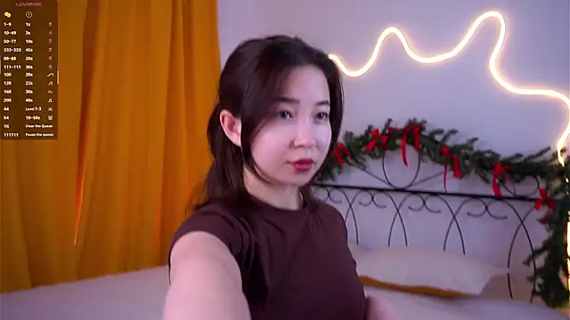 Snapshot of VeronaCritchlow chatting on 3, 3, 2026 VeronaCritchlow online show from 3, 3, 2026