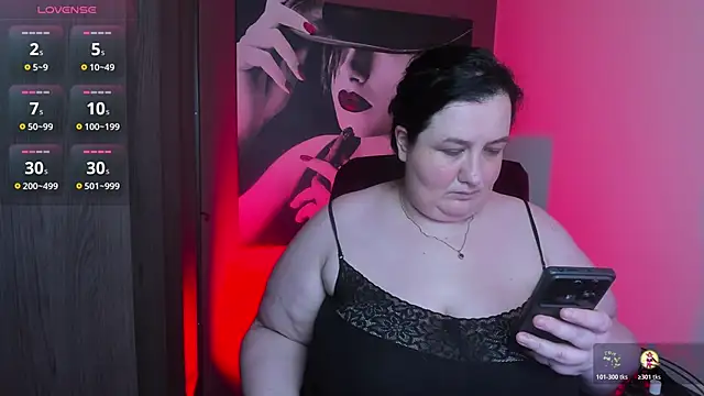 QueenOfHaze online show from 5, 6, 2026